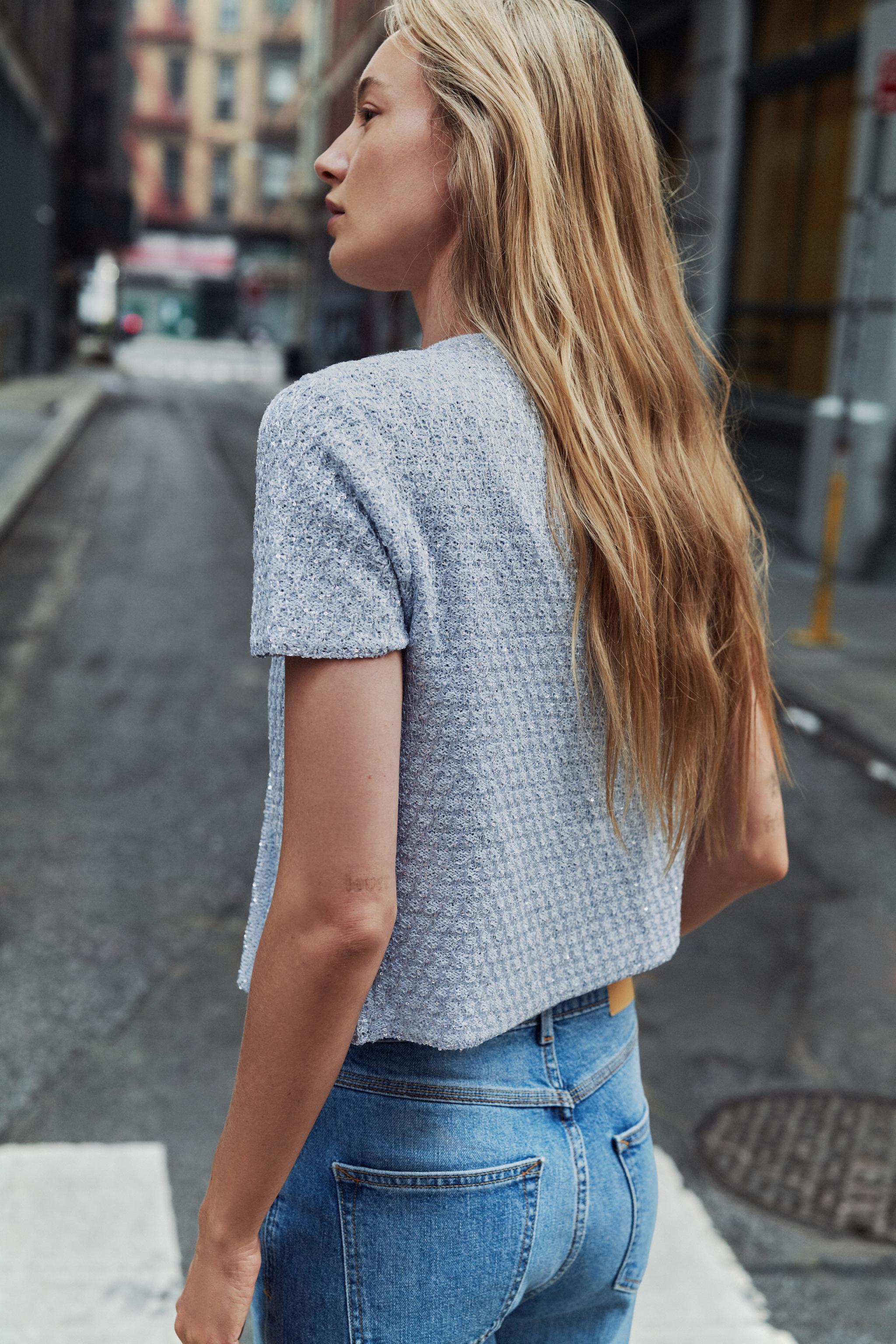 GILET EN MAILLE À SEQUINS ET FIL MÉTALLISÉ
